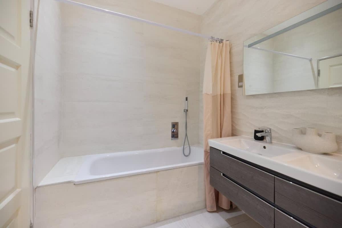 The Camden Park Place - Lovely 4bdr Flat With Garden Apartment *